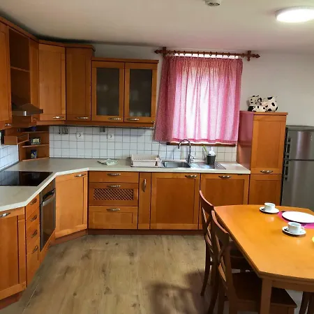 Kamp Podgrad Appartement Vransko